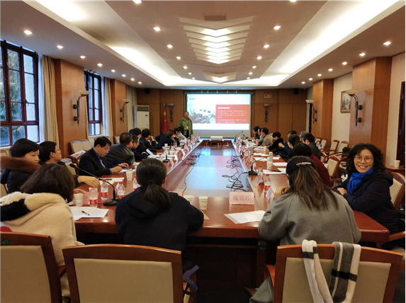 我校在中纺经贸专指委年会作《高职智库的黎大思考》主题发言，探讨经贸咨询新路径